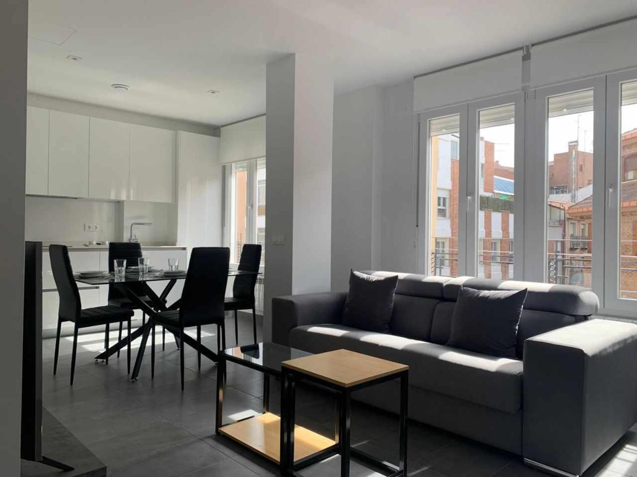 Ramon Y Cajal Suites De Luxe León Kültér fotó