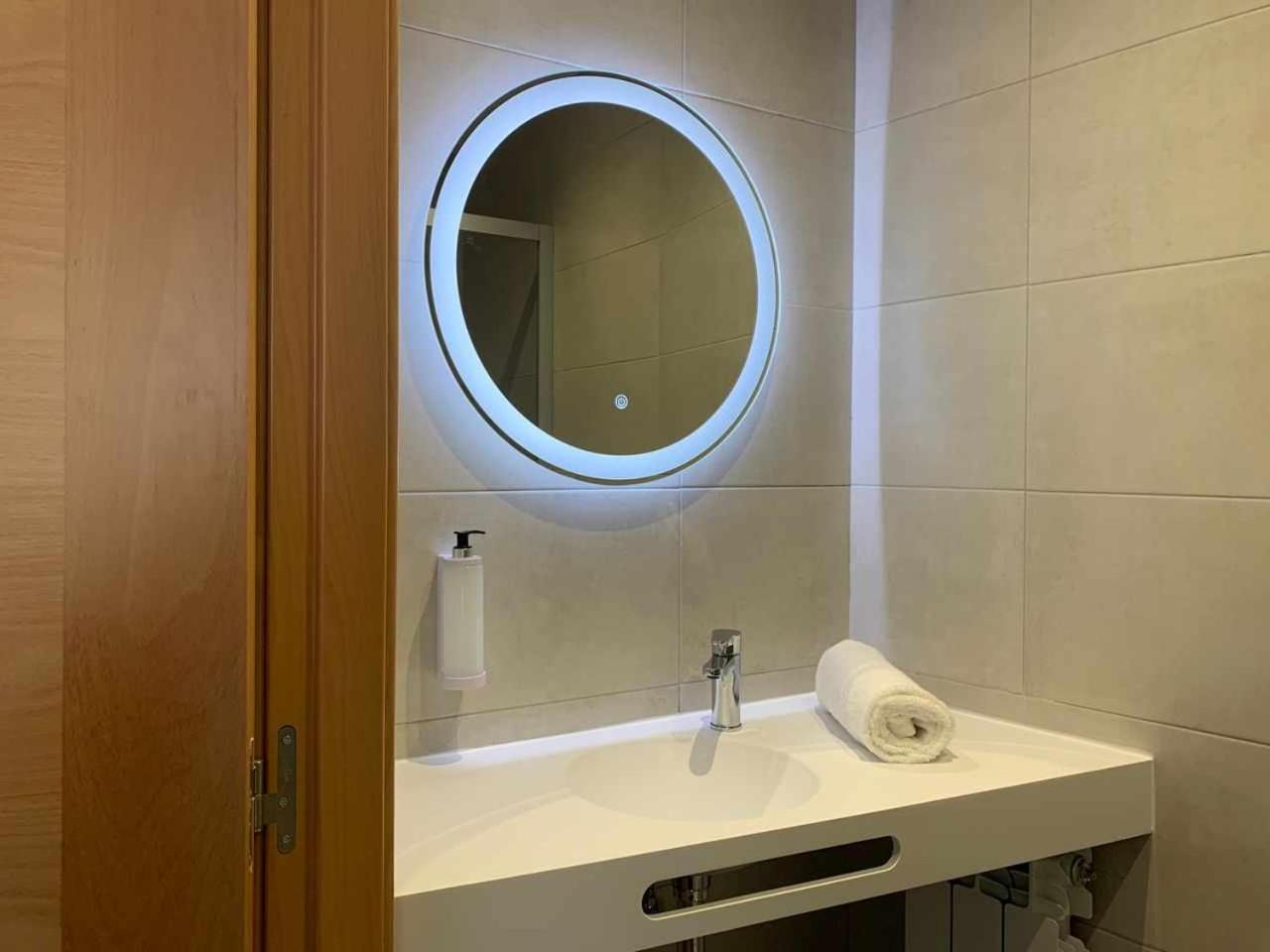 Ramon Y Cajal Suites De Luxe León Kültér fotó